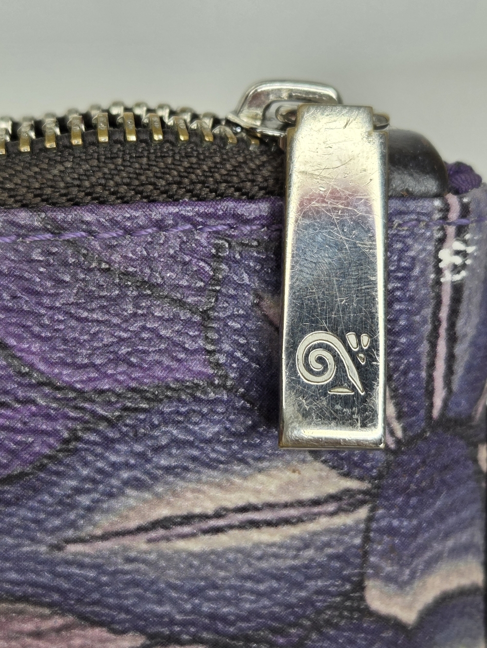 Pineda Covalin Purple Floral Leather/Polyester Wristlet /Silver Branded Zip Pull - Picture 5 of 13